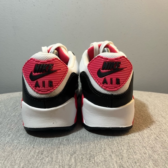 Nike Air Max 90 Aster Pink White Casual Sneakers Women's Size 7 DH8010-105 - Picture 5 of 10
